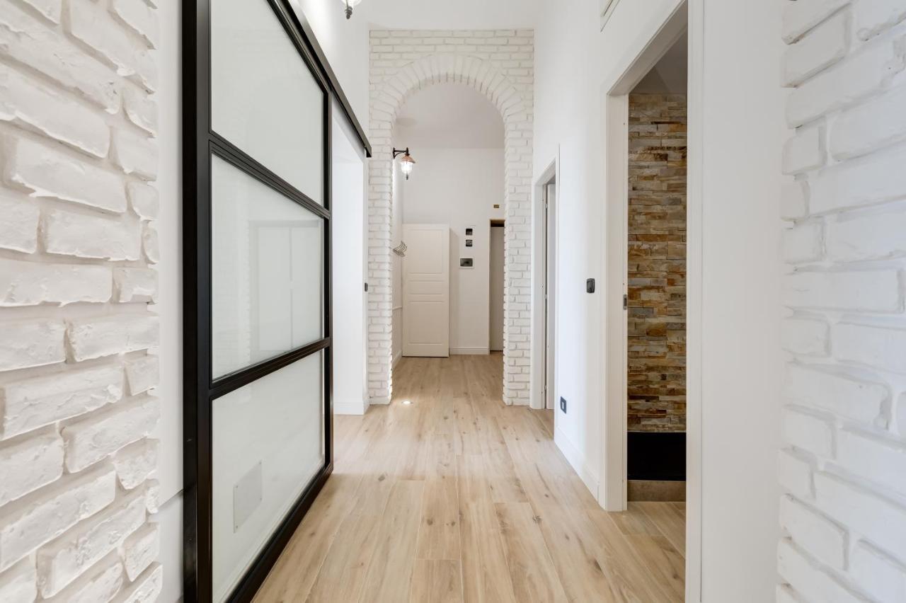 Bmga L Glam Industrial 3-Bed Apartment In Termini โรม ภายนอก รูปภาพ