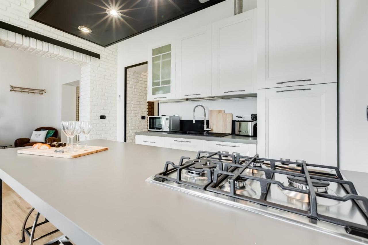 Bmga L Glam Industrial 3-Bed Apartment In Termini โรม ภายนอก รูปภาพ
