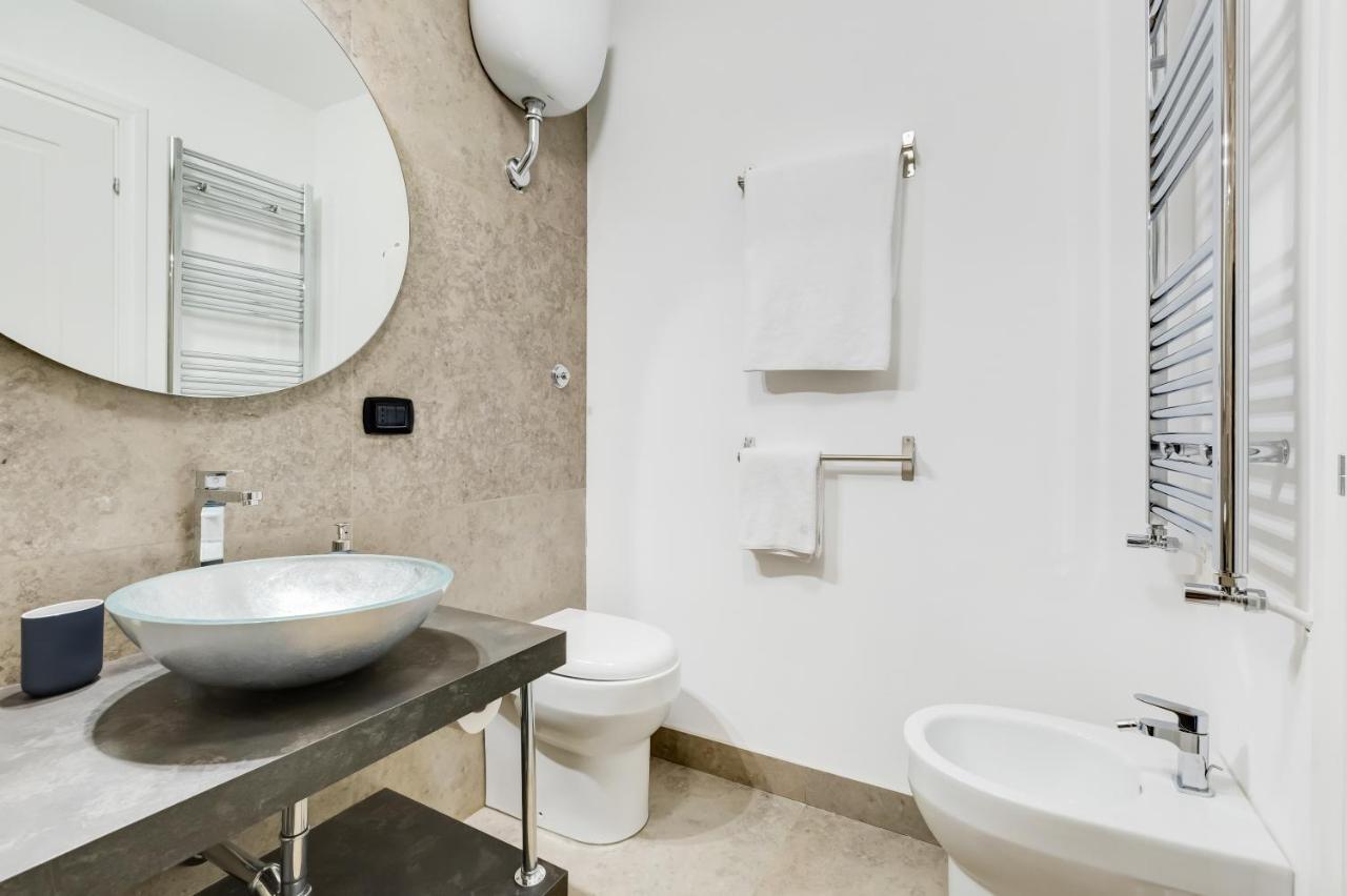Bmga L Glam Industrial 3-Bed Apartment In Termini โรม ภายนอก รูปภาพ